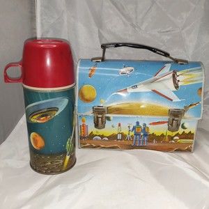VINTAGE ASTRONAUT SPACE DOME TOP LUNCH BOX AND THERMOS 1960 LUNCHBOX